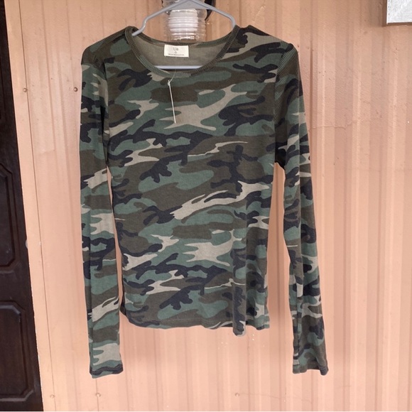 Anthropologie Tops - Anthropologie T.la Green top